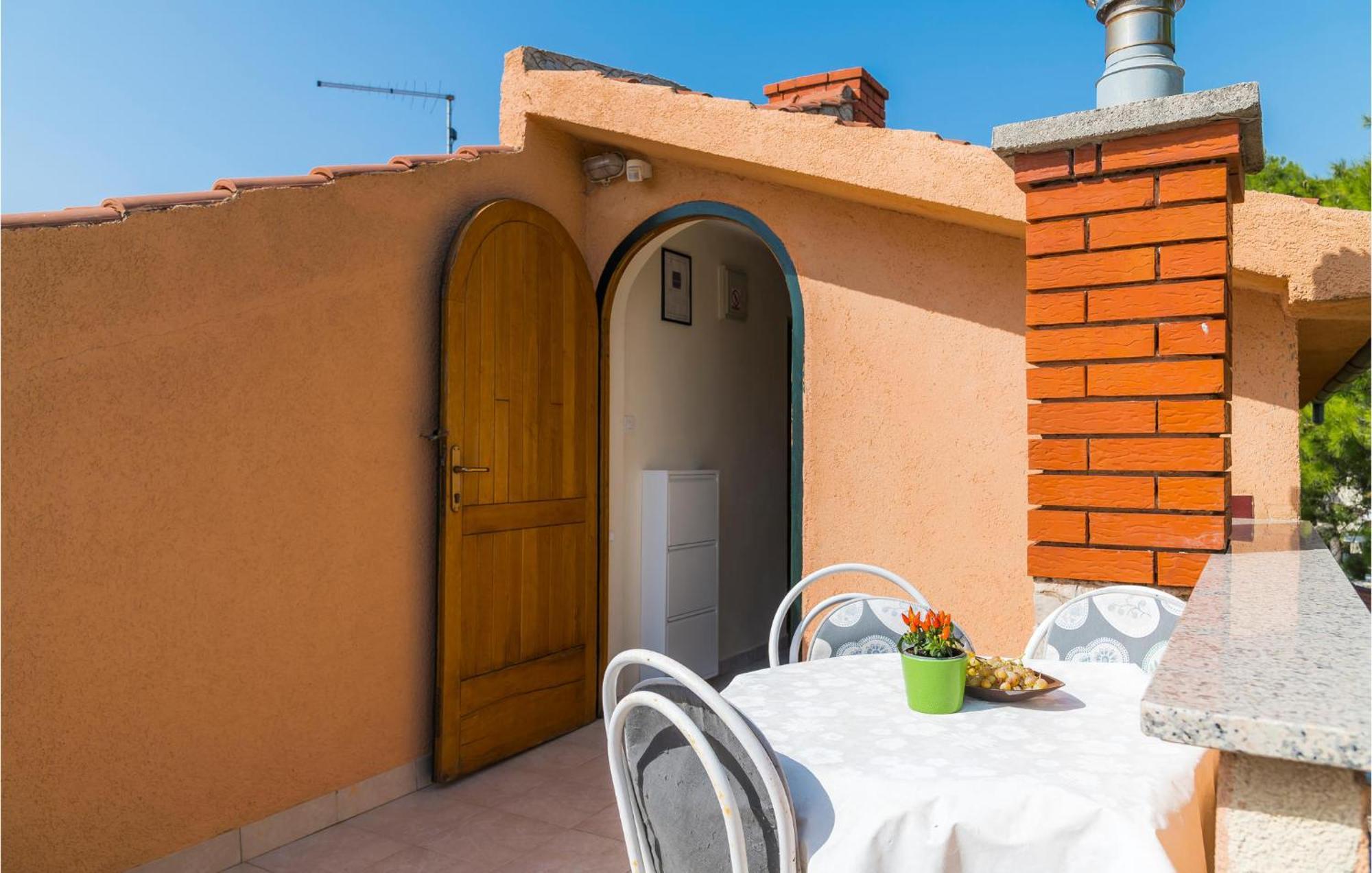 Awesome Apartment In Jadrija With Wifi Exterior foto