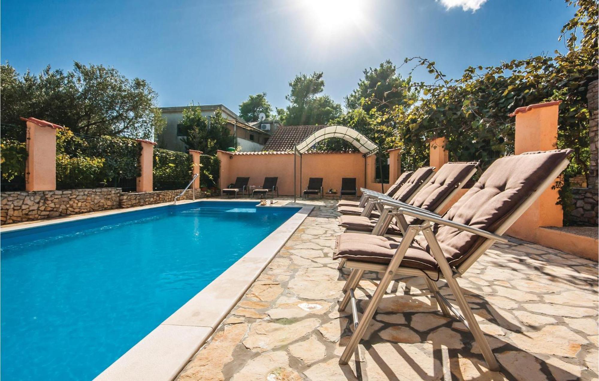 Awesome Apartment In Jadrija With Wifi Exterior foto